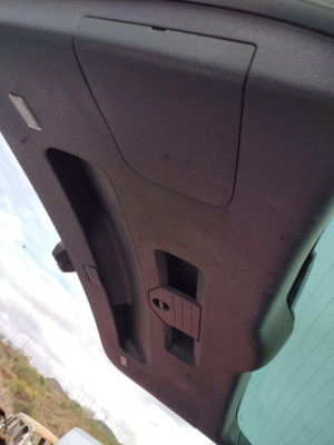 GUARNECIDO PORTON TRASERO