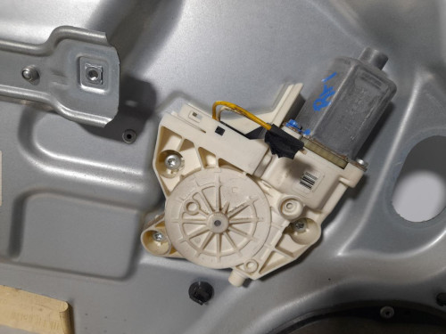  ELEVALUNAS DELANTERO IZQUIERDO FORD FOCUS BERLINA (CAP) 