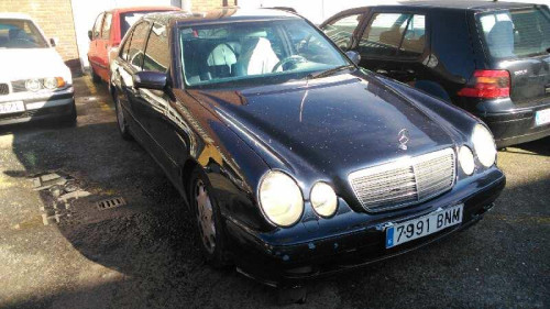  MERCEDES-BENZ CLASE E (BM 210) BERLINA 