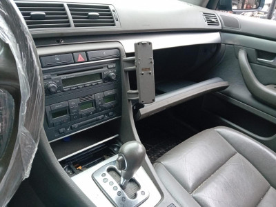 AUDI A4 BERLINA (8E)