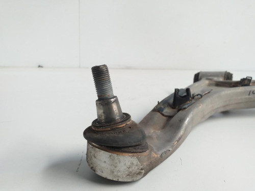 BRAZO SUSPENSION DELANTERO IZQUIERDO Mercedes-Benz CLASE GLA (BM 156) 