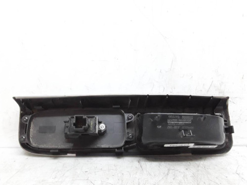 MANDO ELEVALUNAS DELANTERO DERECHO Volvo S40 BERLINA 