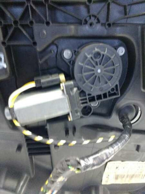ELEVALUNAS DELANTERO IZQUIERDO, FORD, FUSION (CBK)