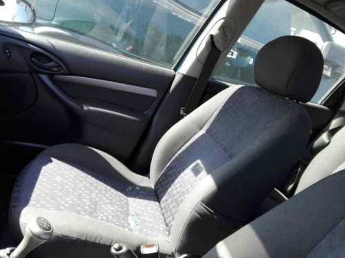  FORD FOCUS BERLINA (CAK) 