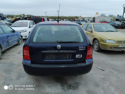 SKODA OCTAVIA COMBI (1U5)