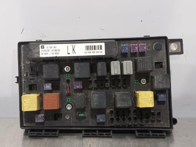 CAJA RELES / FUSIBLES