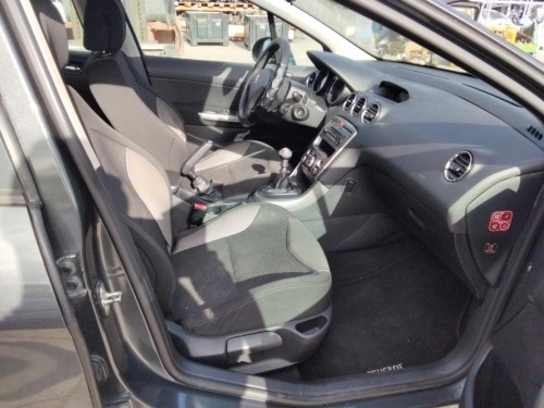 PEUGEOT 308 — vehículo donante para recambios 