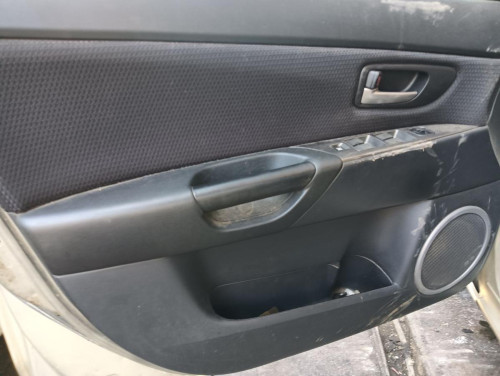 MAZDA 3 BERLINA (BK) — vehículo donante para recambios 