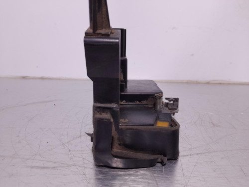 CERRADURA PUERTA DELANTERA DERECHA Ford FIESTA (CBK) 