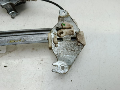ELEVALUNAS TRASERO DERECHO Nissan ALMERA TINO (V10M) 