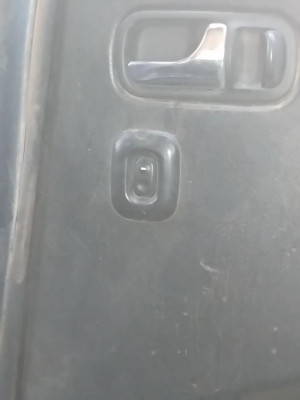 MANDO ELEVALUNAS TRASERO DERECHO Nissan Terrano II (R20)(02.1993->)