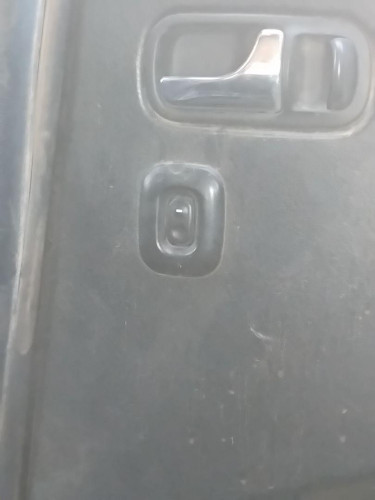 MANDO ELEVALUNAS TRASERO DERECHO Nissan Terrano II (R20)(02.1993->) Nissan Terrano II (R20)(02.1993->) 