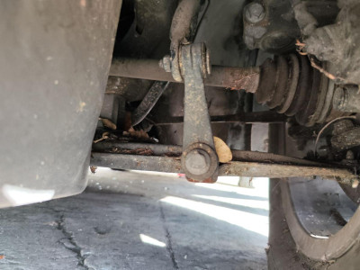 BRAZO SUSPENSION DELANTERO IZQUIERDO