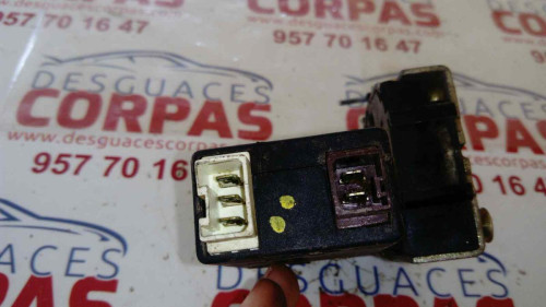  CERRADURA PUERTA DELANTERA IZQUIERDA 
