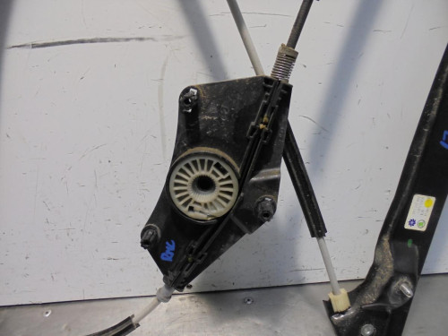 ELEVALUNAS DELANTERO DERECHO Skoda KAMIQ (NW4) 
