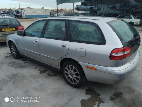  VOLVO V40 FAMILIAR 