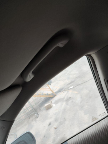 ASIDERO TECHO DELANTERO DERECHO Kia CARNIVAL 