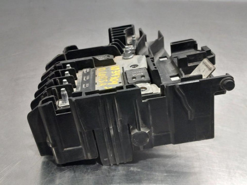  CAJA RELES / FUSIBLES OPEL CORSA E 