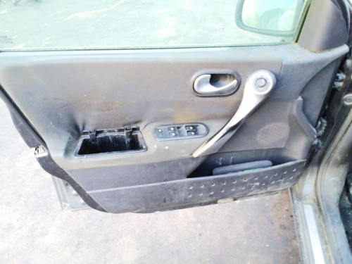  RENAULT MEGANE II BERLINA 5P 