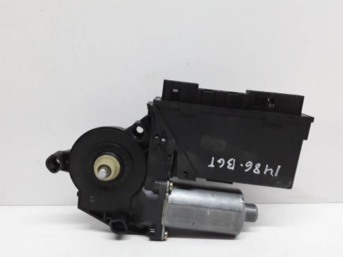 MOTOR ELEVALUNAS DELANTERO DERECHO AUDI A4 BERLINA (8E) 