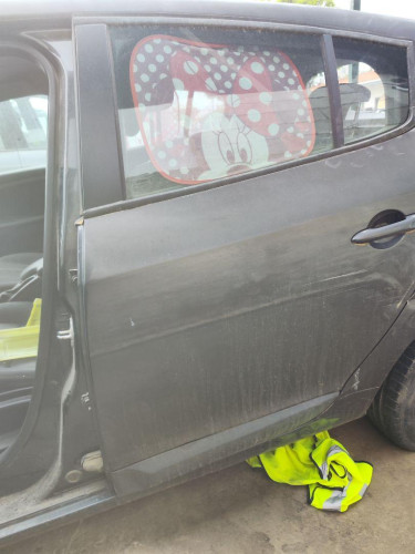PUERTA TRASERA IZQUIERDA RENAULT MEGANE III BERLINA 5P 