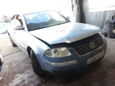 VOLKSWAGEN PASSAT BERLINA (3B3)