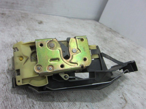  CERRADURA PUERTA DELANTERA DERECHA Ford FOCUS BERLINA (CAK) 