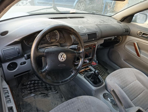 VOLKSWAGEN PASSAT BERLINA (3B3) — автомобиль-донор на запчасти 