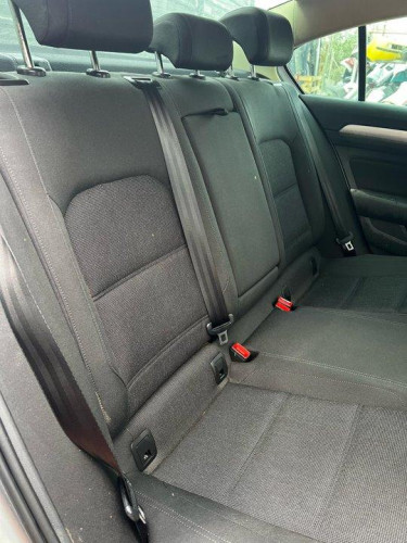  VOLKSWAGEN PASSAT BERLINA (3G2) 