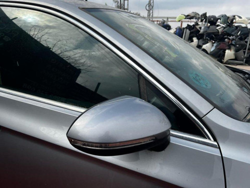  VOLKSWAGEN PASSAT BERLINA (3G2) 