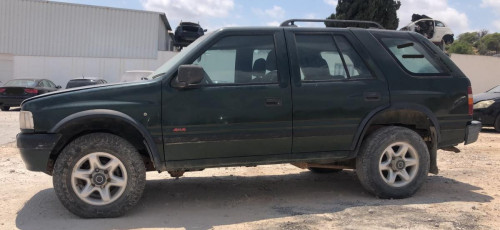 OPEL FRONTERA A — vehículo donante para recambios 