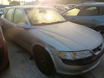 OPEL VECTRA B BERLINA