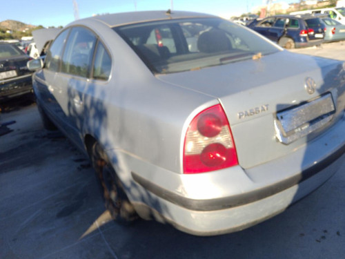  VOLKSWAGEN PASSAT BERLINA (3B3) 