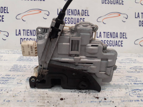  CERRADURA PUERTA TRASERA DERECHA 