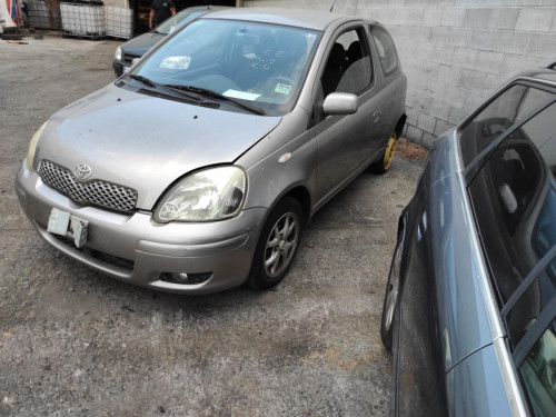 TOYOTA YARIS (NCP1/NLP1/SCP1) — vehículo donante para recambios 