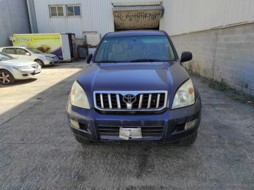 TOYOTA LAND CRUISER (J12) — vehículo donante para recambios 