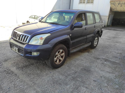 TOYOTA LAND CRUISER (J12)