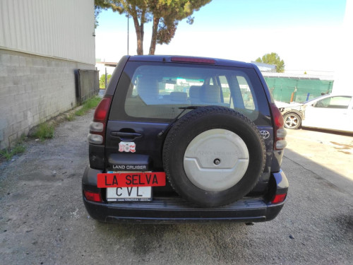 TOYOTA LAND CRUISER (J12) — vehículo donante para recambios 