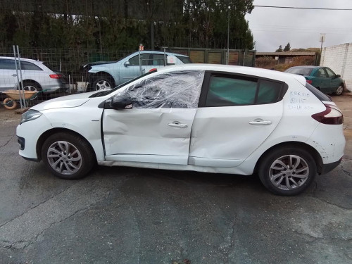 RENAULT MEGANE III BERLINA 5P — автомобиль-донор на запчасти 