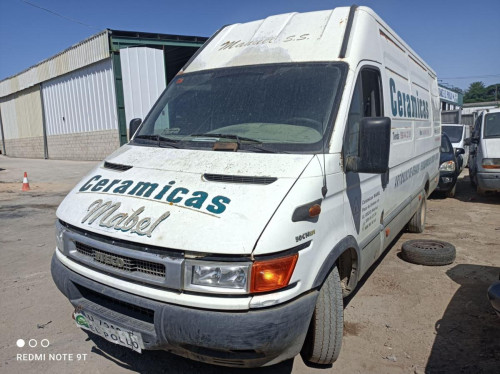 IVECO DAILY FURGÓN 