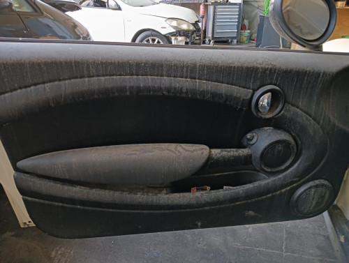MINI MINI (R56) — vehículo donante para recambios 