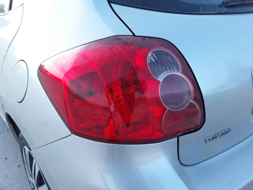 PILOTO TRASERO IZQUIERDO Toyota AURIS (E15) 
