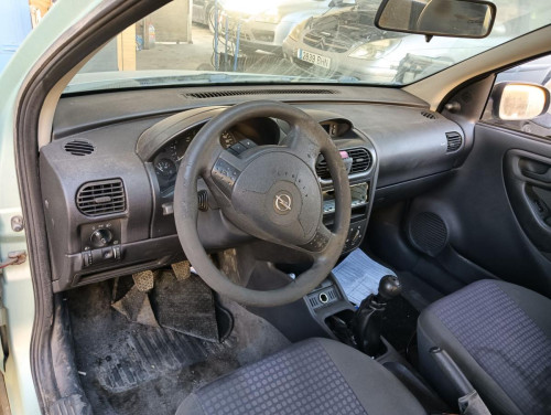 OPEL CORSA C — vehículo donante para recambios 