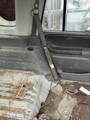 CINTURON SEGURIDAD TRASERO IZQUIERDO