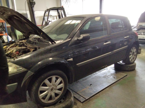  RENAULT MEGANE II BERLINA 5P 