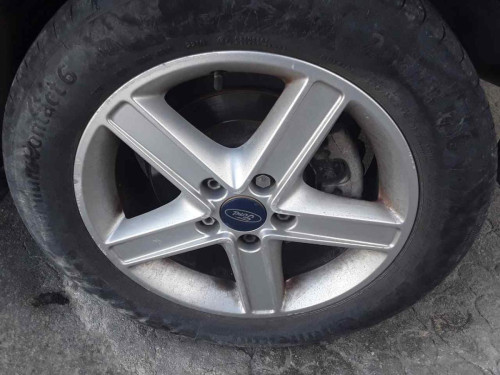 LLANTA Ford FOCUS BERLINA (CAP) 