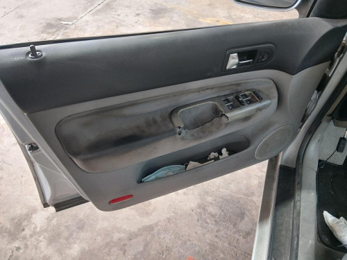 VOLKSWAGEN GOLF IV BERLINA (1J1)(10.1997) — автомобиль-донор на запчасти 