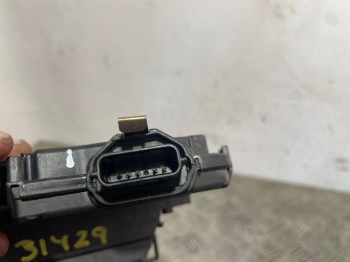 CERRADURA PUERTA TRASERA IZQUIERDA 