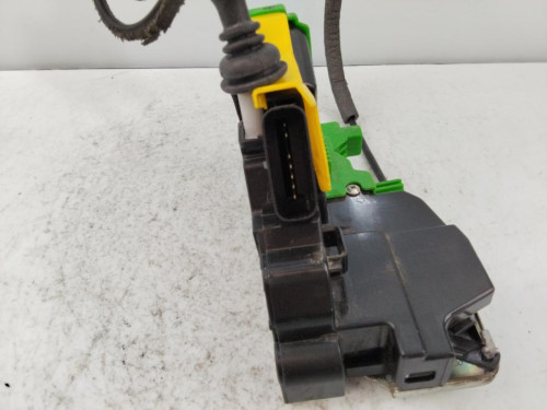 CERRADURA PUERTA DELANTERA DERECHA 