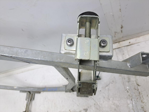 SOPORTE RUEDA REPUESTO Renault SCENIC IV 